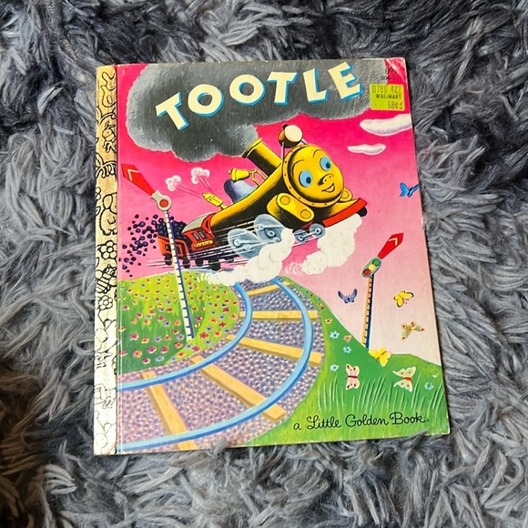 Other - Vintage tootle a little gold book